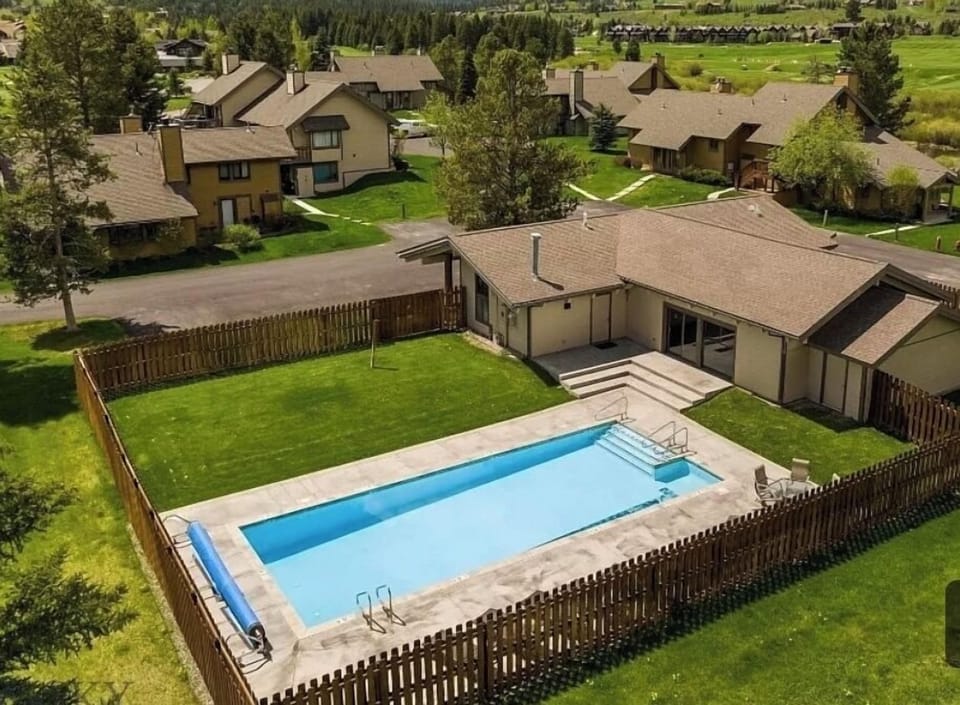 Community pool with hot tub sauna a short walk away.