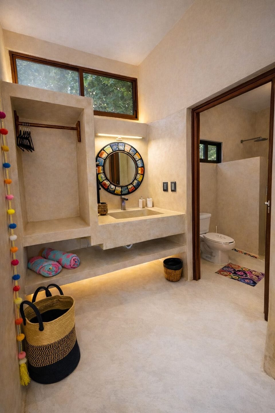 Frida | Bathroom | Shower, hair dryer, towels, soap