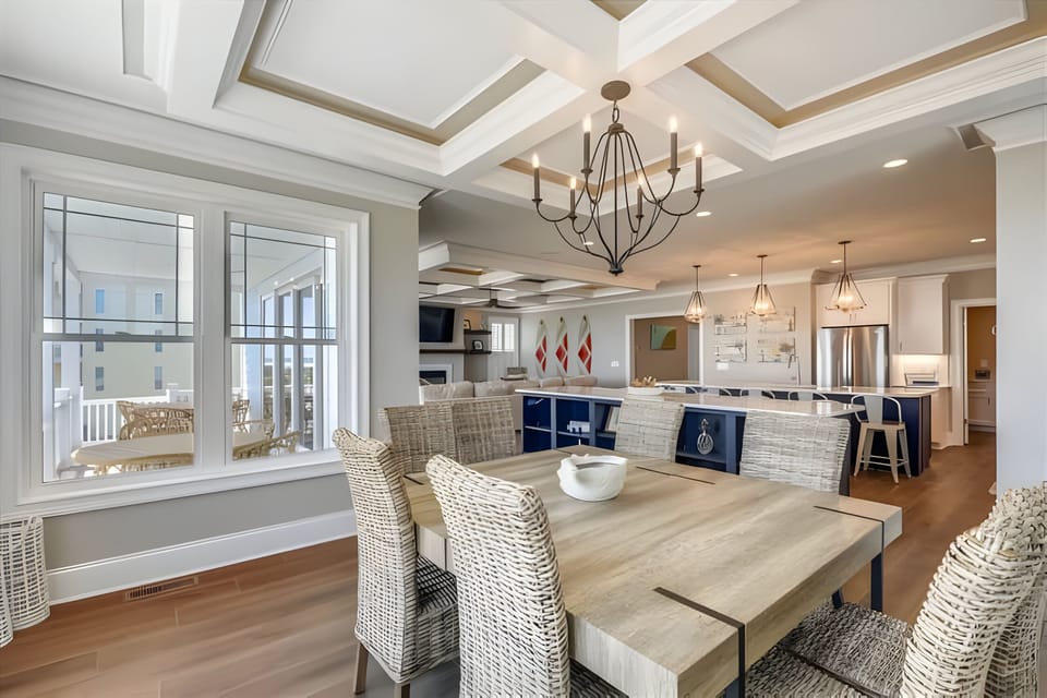 House | Living area | 50-inch Smart TV with cable channels, fireplace, Netflix