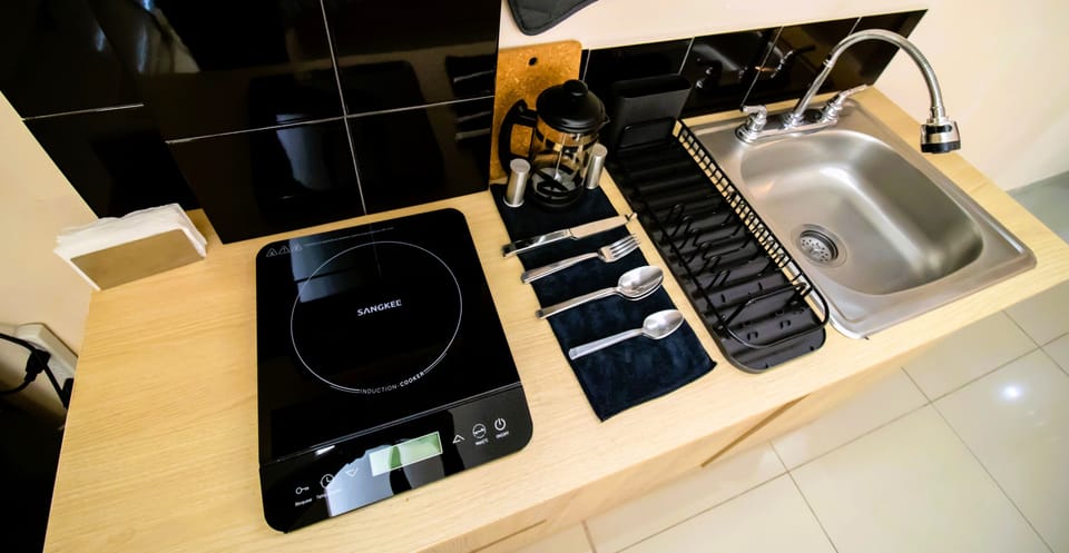 Cookware/dishes/utensils