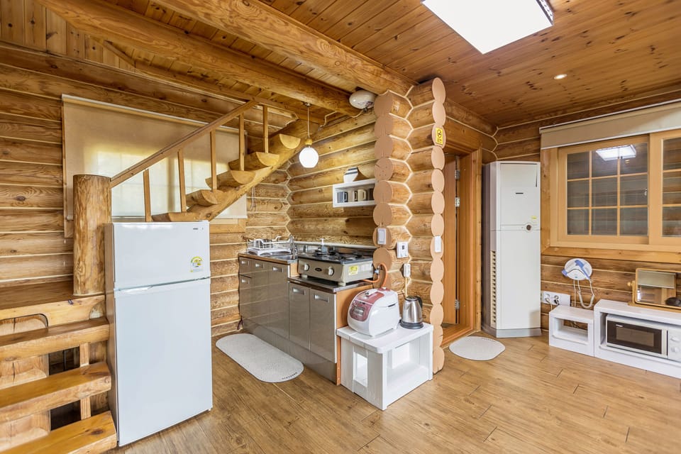 Standard Room, Ocean View | Private kitchen