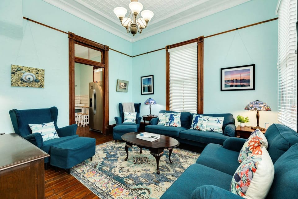 Comfortable and spacious living room!