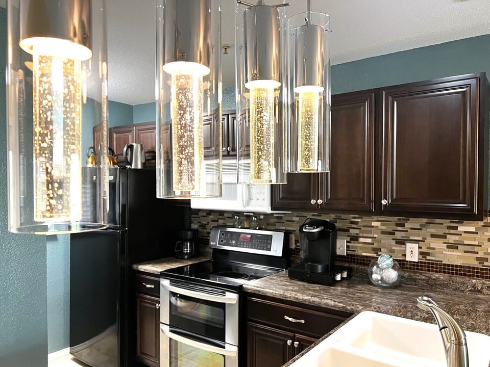 Beautifully decorated and fully equipped kitchen