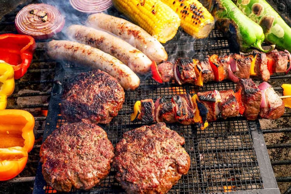 Grill & Chill! Has an electric grill on your back deck is ready for your sizzling vacation masterpieces! #VacationEats