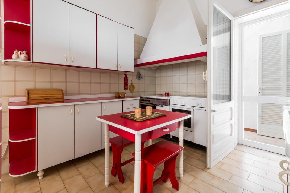 Apartment | Private kitchen | Oven