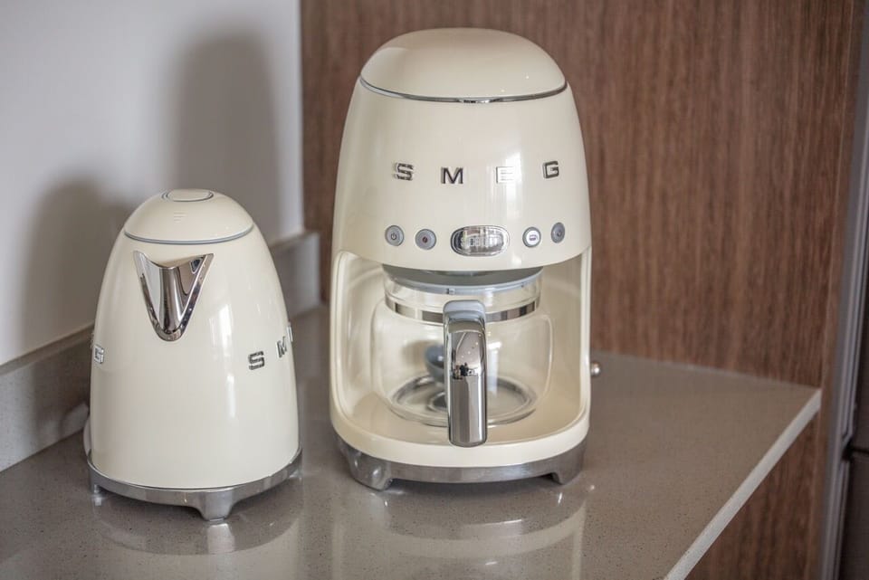 Luxury Apartment | Private kitchen | Full-size fridge, microwave, oven, dishwasher