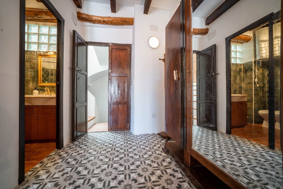 Traditional Room | Free WiFi, bed sheets