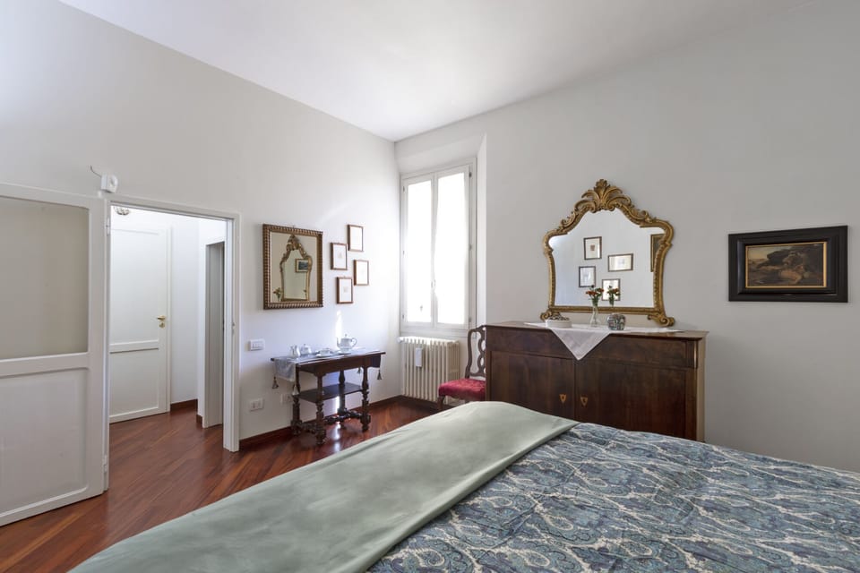 Suite Iride | 1 bedroom, down comforters, minibar, iron/ironing board