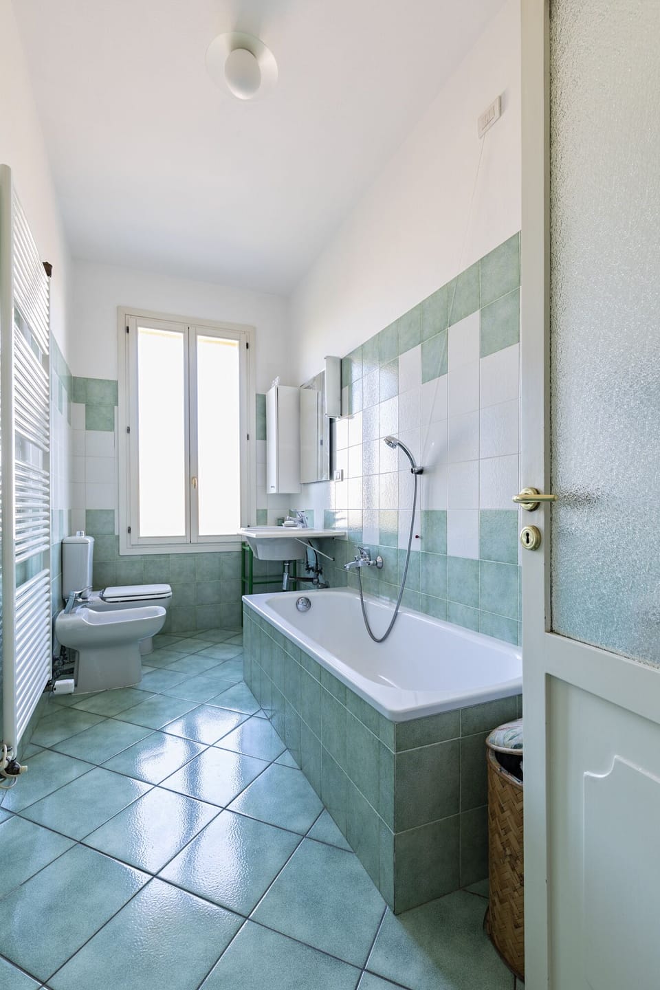 Suite Egle | Bathroom | Free toiletries, hair dryer, bidet, towels
