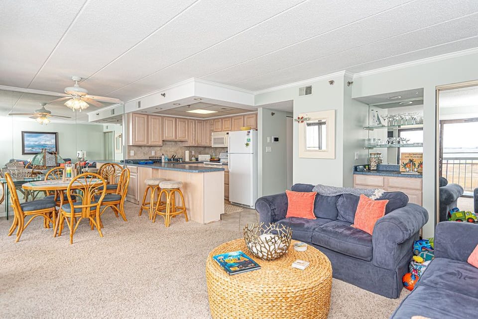 LIVING-AREA