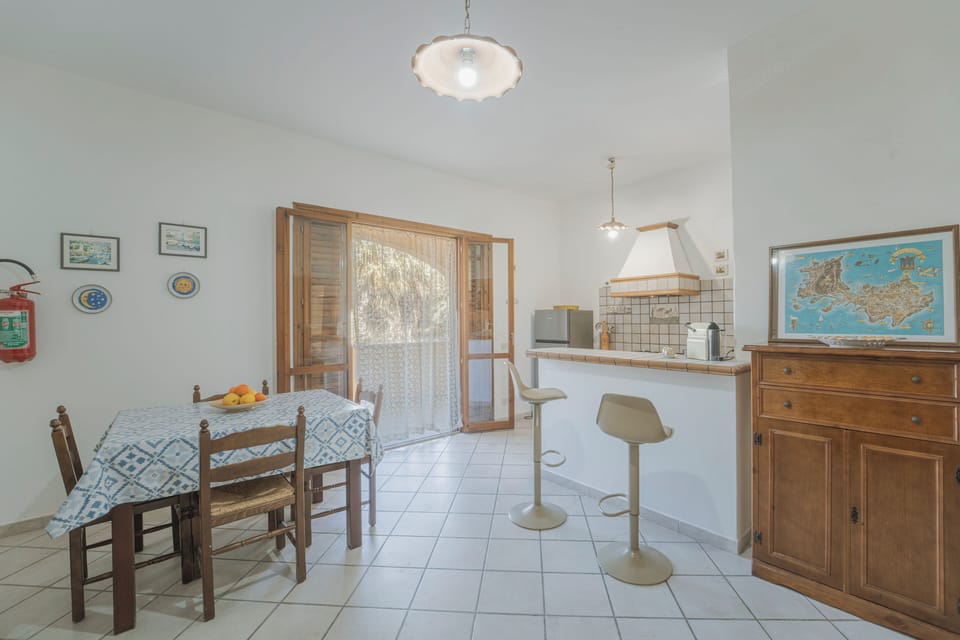 Traditional Apartment, Courtyard View | Living area | 24-inch LED TV with digital channels