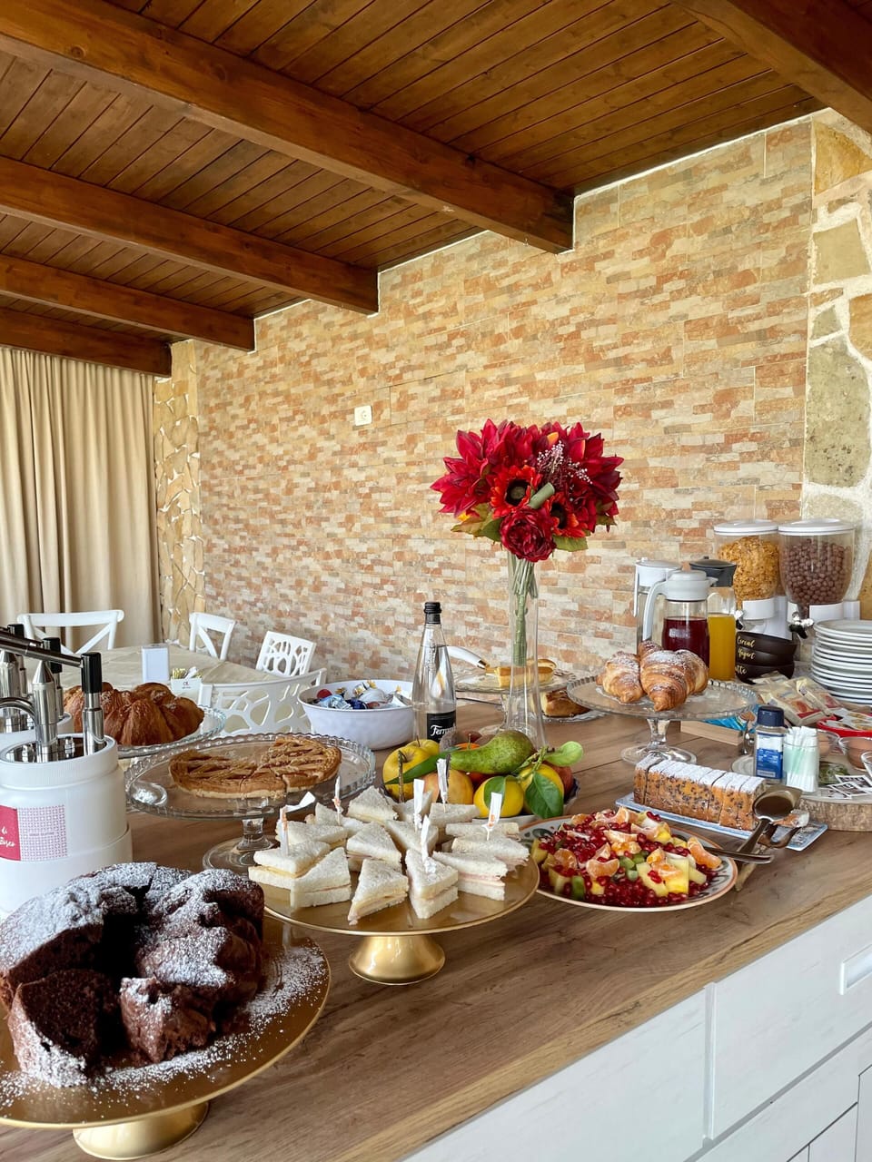 Free daily buffet breakfast