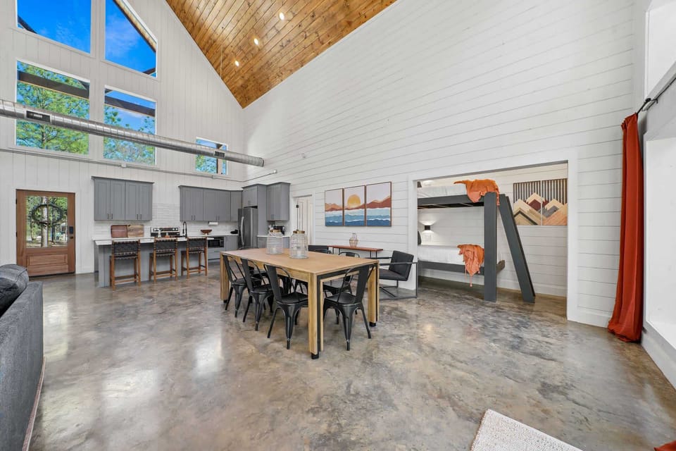 Lots of space to move around and enjoy!
