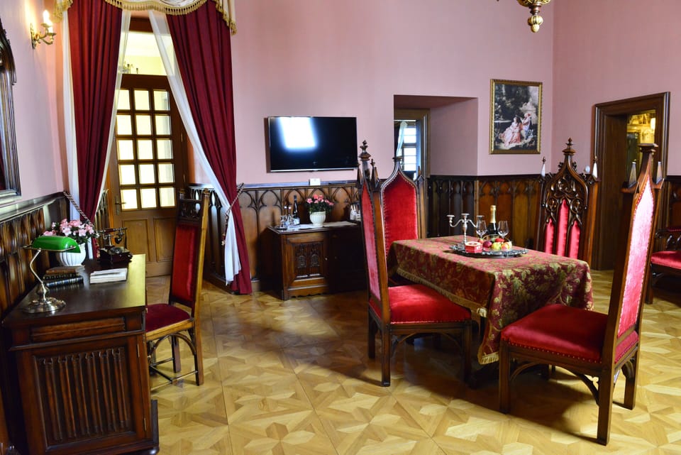 Deluxe Apartment | In-room dining