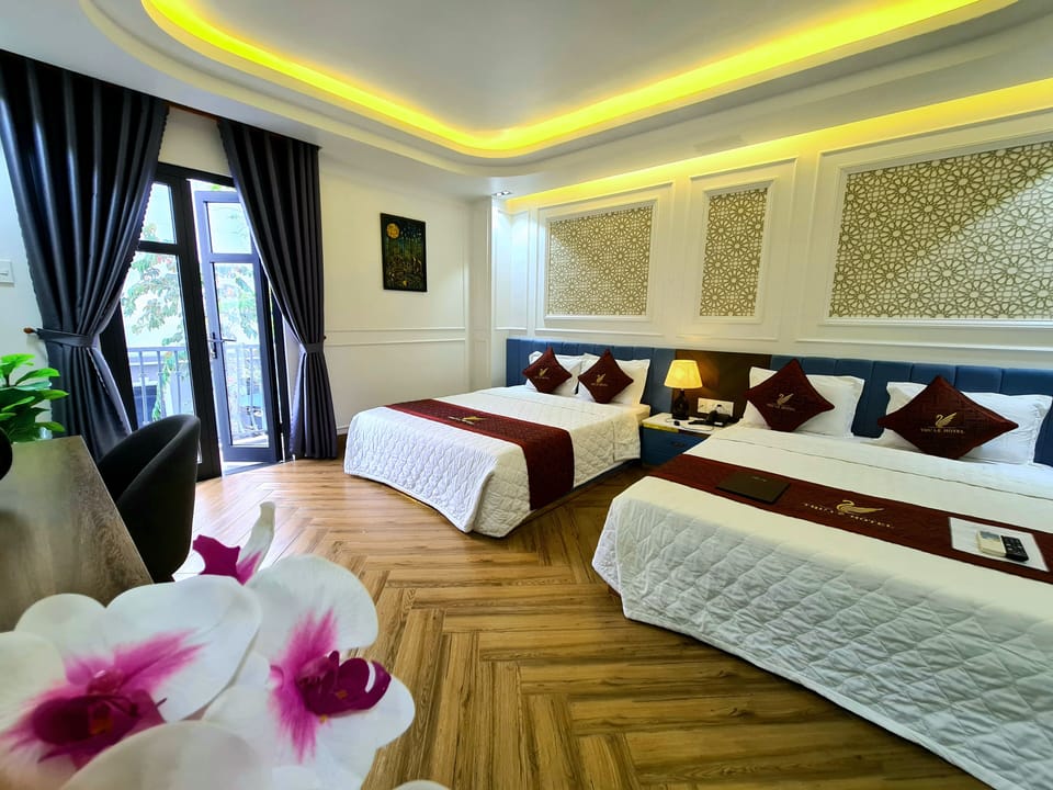 Deluxe Quadruple Room | Minibar, desk, soundproofing, free WiFi