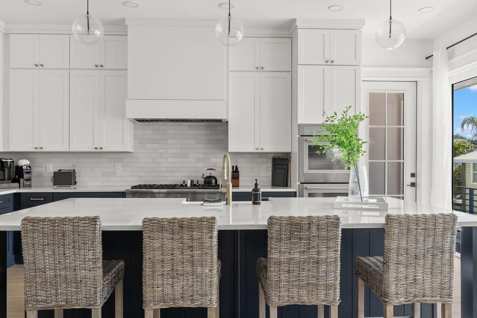 Luxury Kitchen Island and Barstool Seating