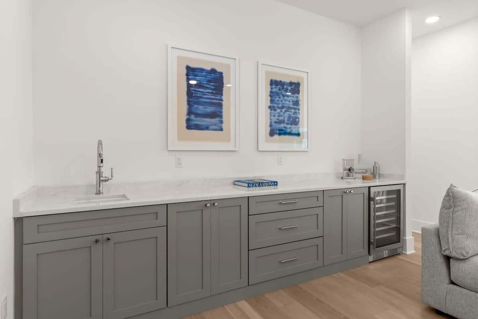 Third Level Living Room Wet Bar