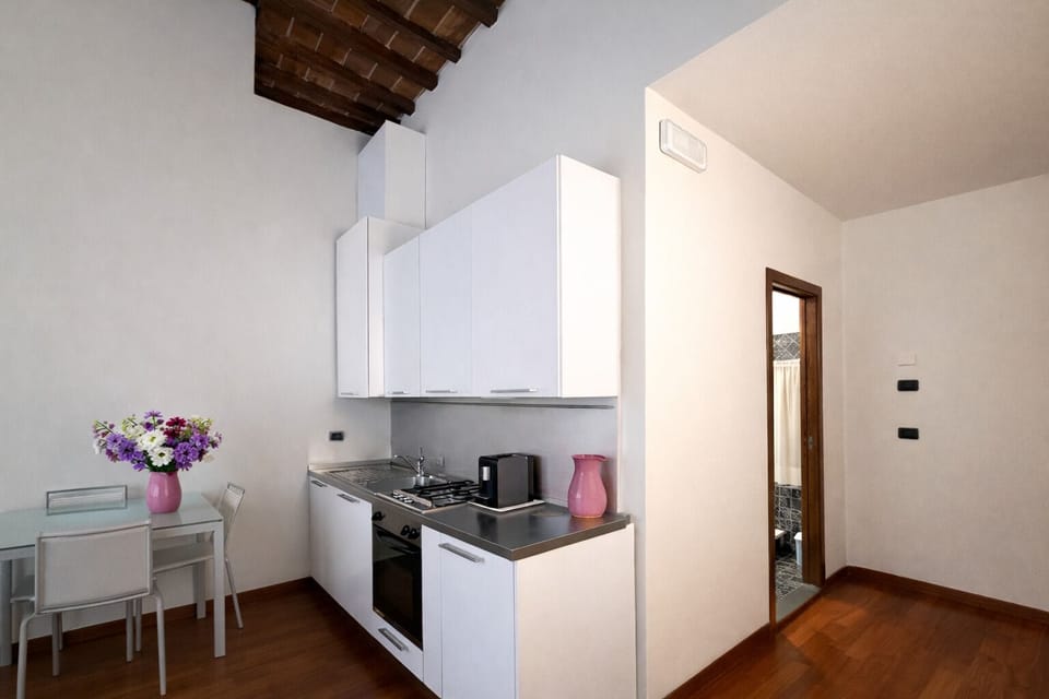 City Room, City View | Private kitchen | Fridge, espresso maker, coffee/tea maker, griddle
