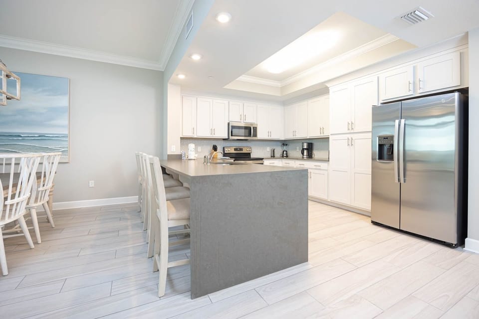 Condo, 3 Bedrooms | Private kitchen | Fridge, oven, coffee/tea maker
