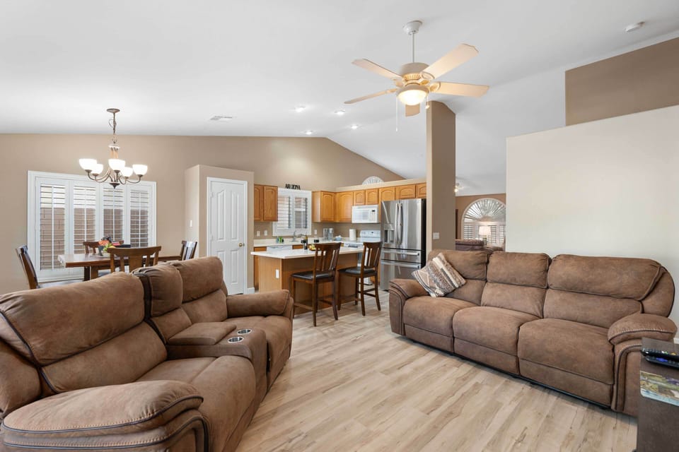House (4 Bedrooms) | Interior