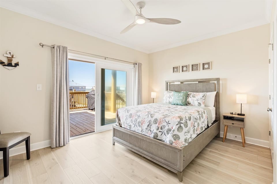 007 Purple Paradise SW King Suite with Gulf View