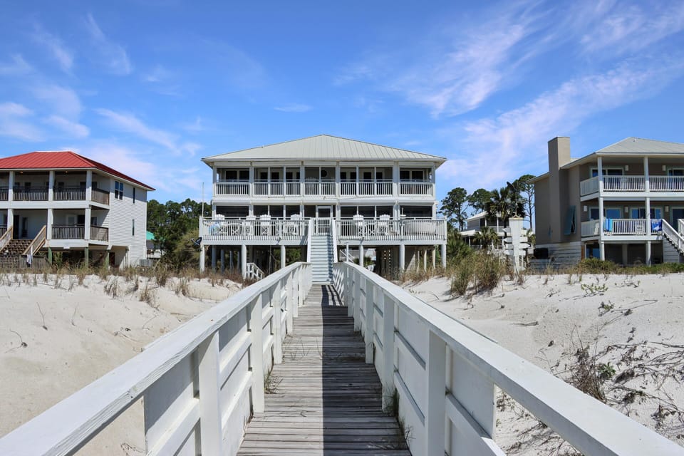 House, Multiple Beds (White Pelican) | Exterior