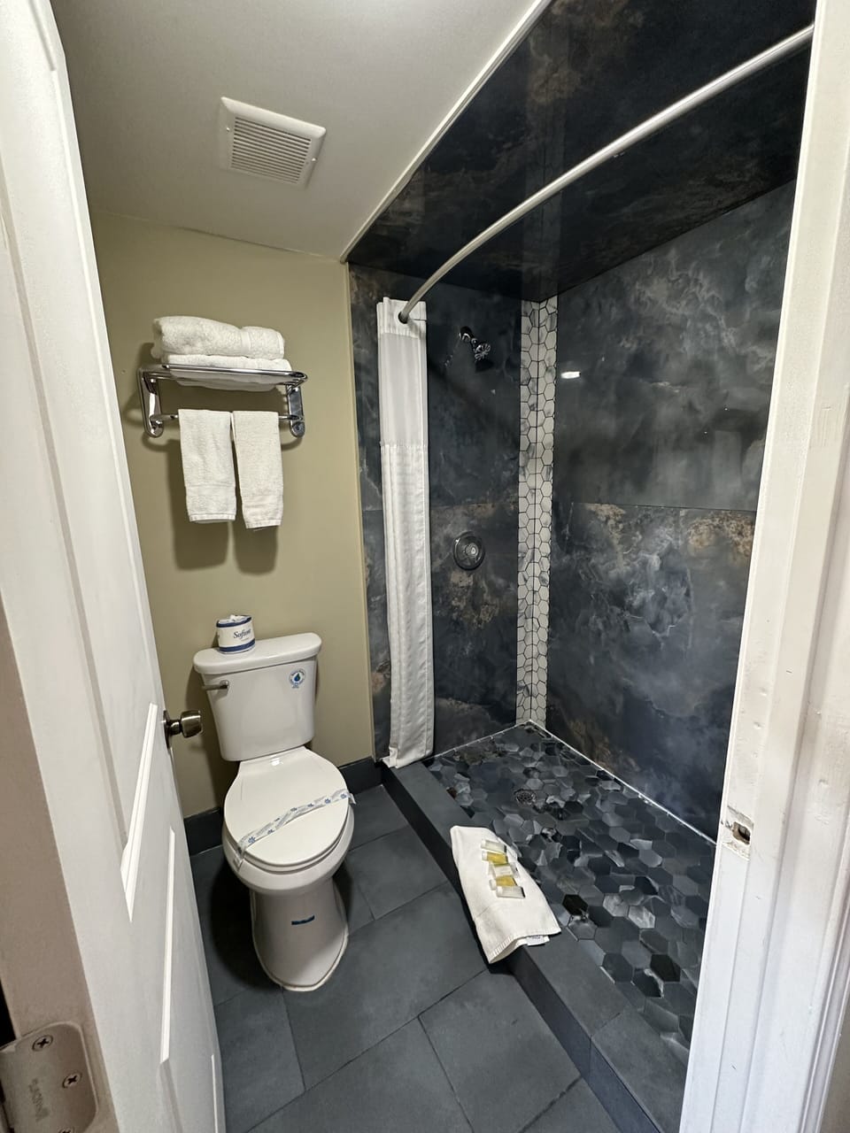 Studio Suite, 1 Queen Bed, Non Smoking | Bathroom | Hair dryer, towels, soap, shampoo