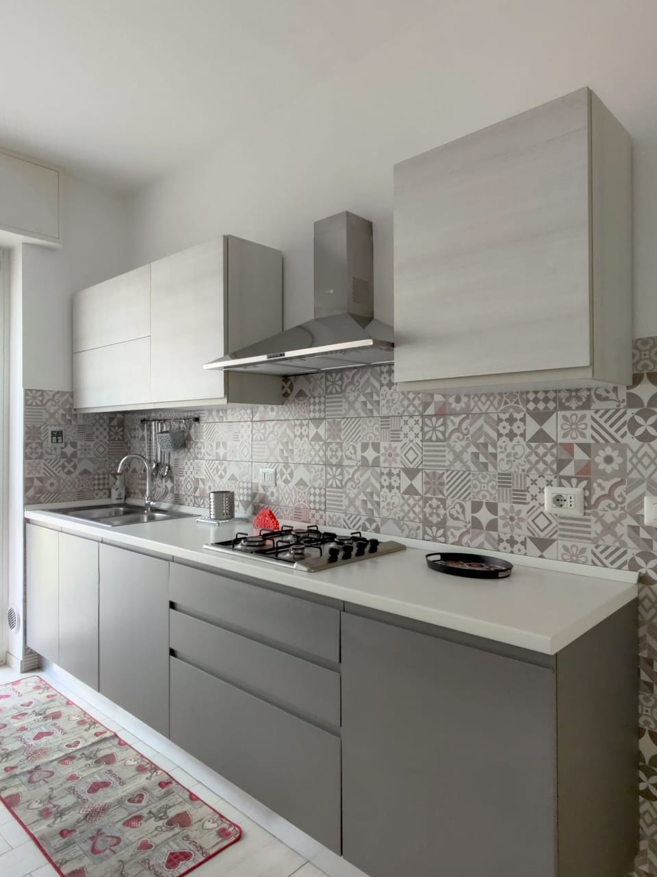 City Apartment | Private kitchen | Full-size fridge, oven, stovetop, dishwasher