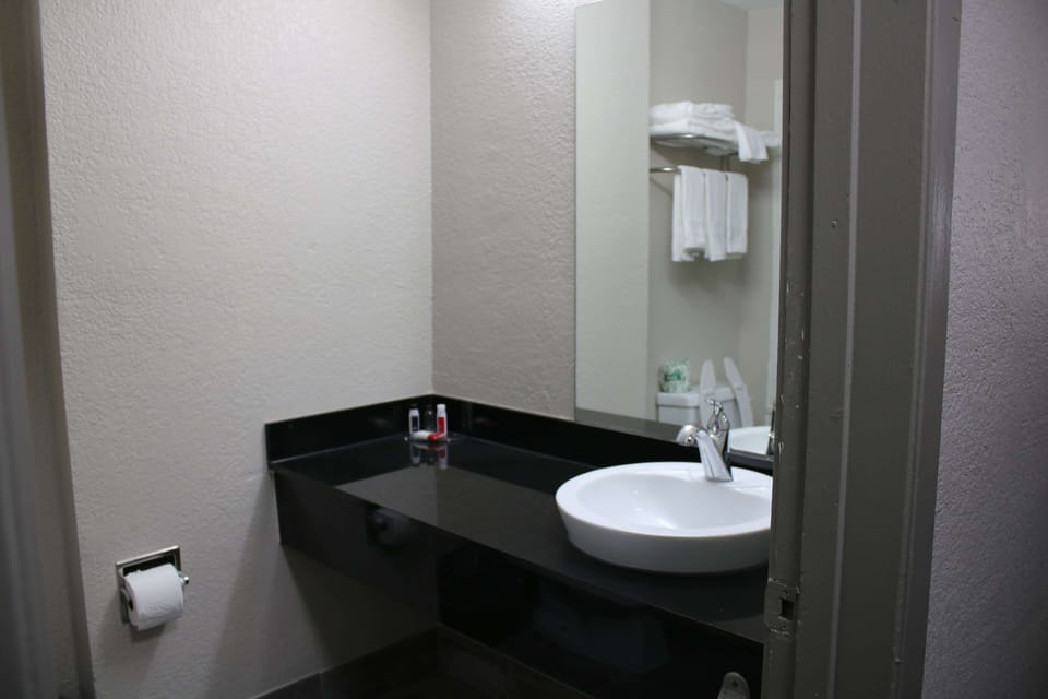 Free toiletries, towels