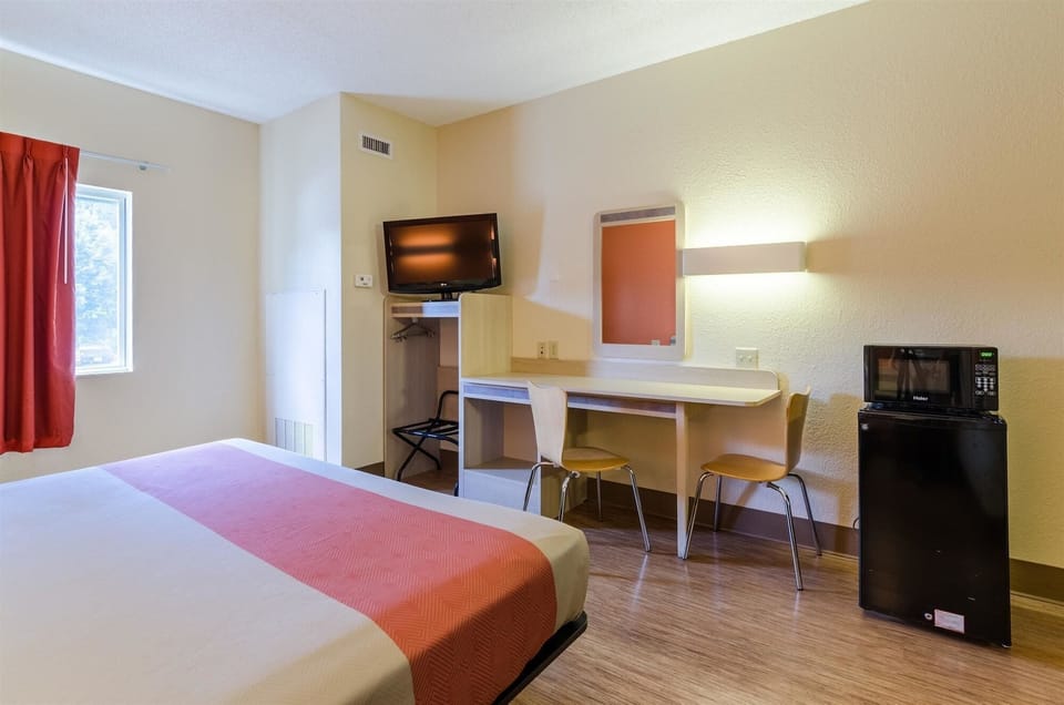 Desk, free WiFi, bed sheets