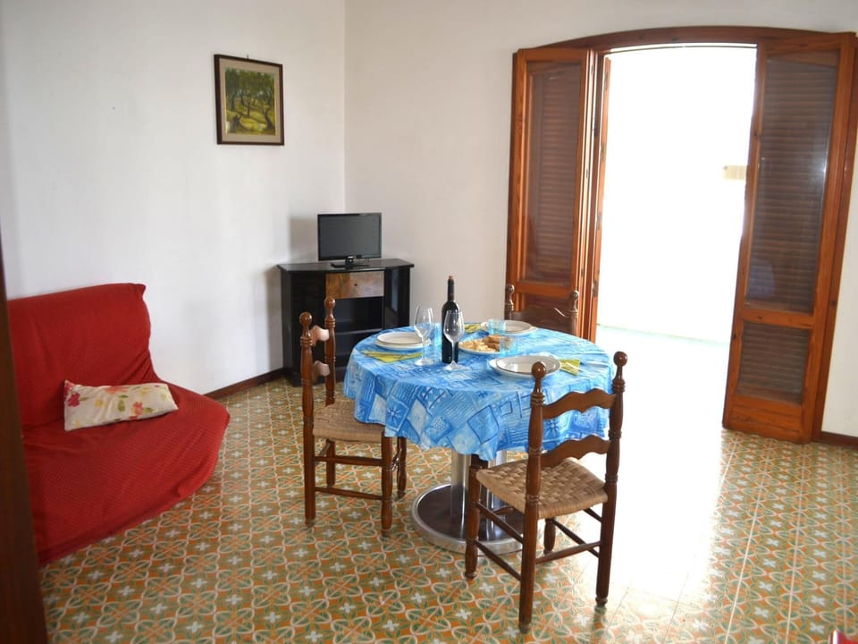 House, 2 Bedrooms, Smoking, Balcony | Lounge