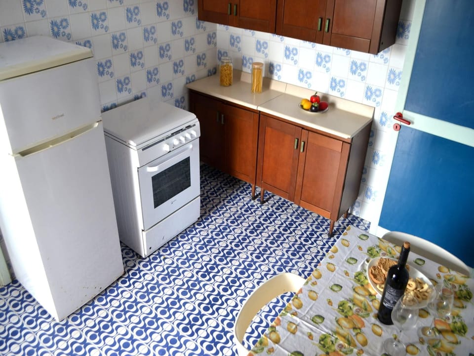 House, 2 Bedrooms, Smoking, Balcony | Interior