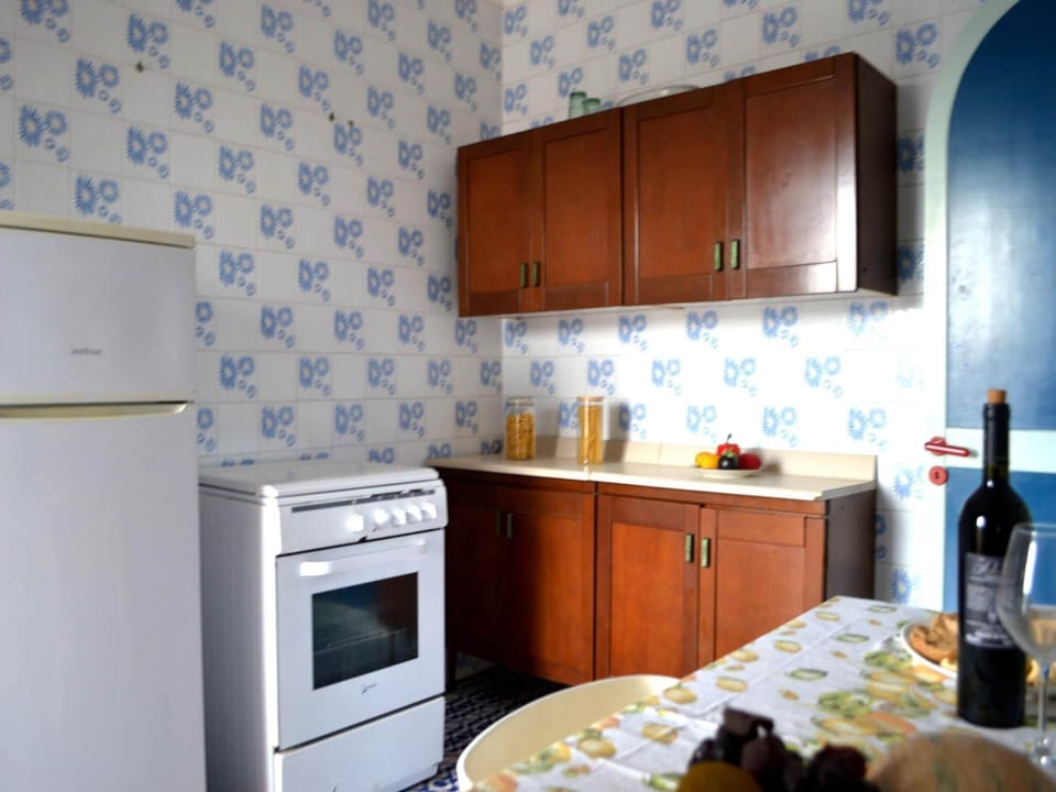 House, 2 Bedrooms, Smoking, Balcony | Interior