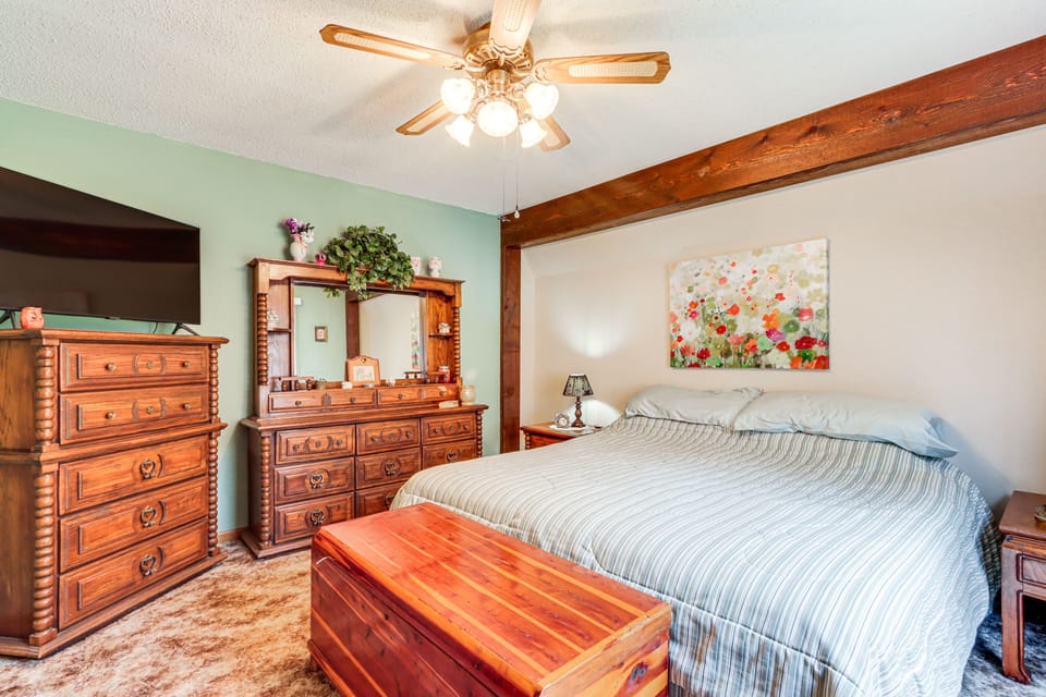 Bedroom 1 | 1st Floor | King Bed