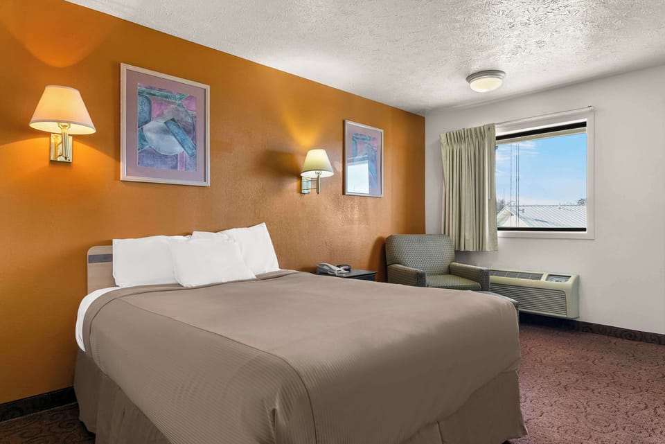 Free WiFi, bed sheets, wheelchair access