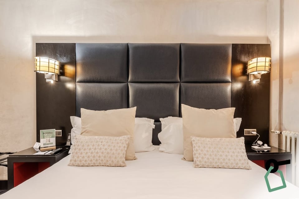 Superior Double Room | Minibar, in-room safe, desk, laptop workspace