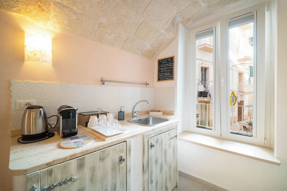 Standard Double Room, City View | Private kitchen