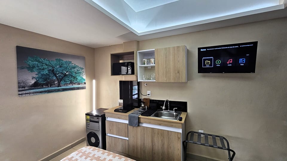 1 bedroom, in-room safe, desk, laptop workspace