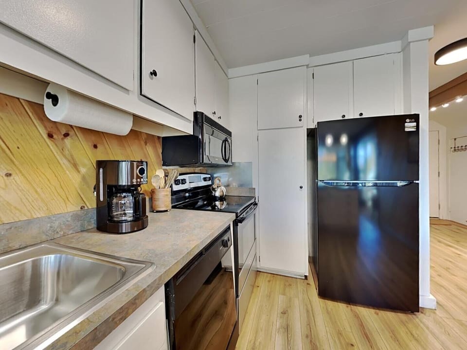 Indoors, Kitchen, Appliance, Refrigerator, Sink