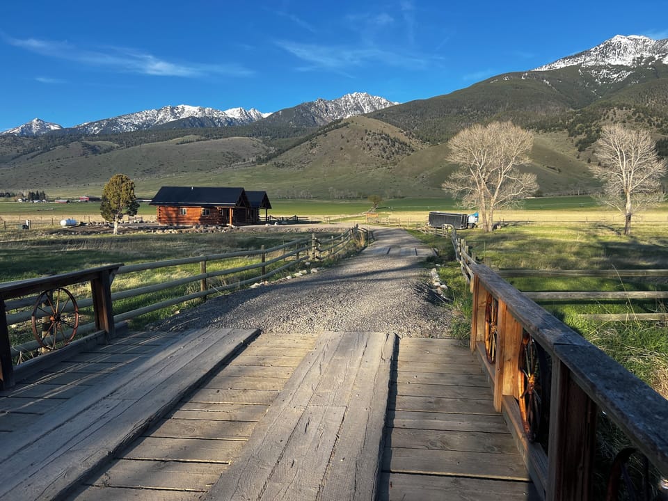 2 guest cabins also on property also available!