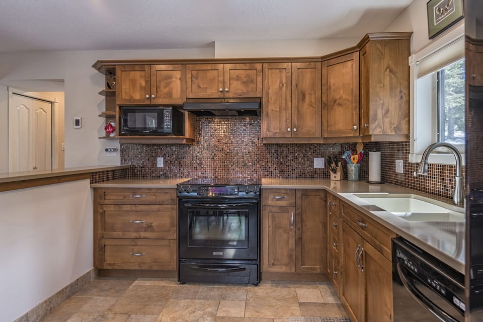 Kitchen with Everything you Need to Cook your Meals