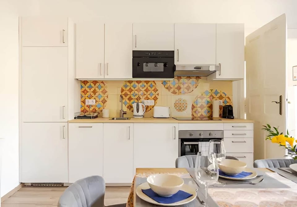 Fully fitted kitchen