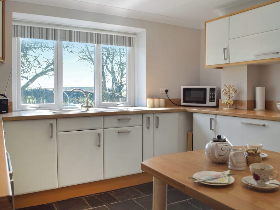 Kitchen | Gymmin House, Pendine