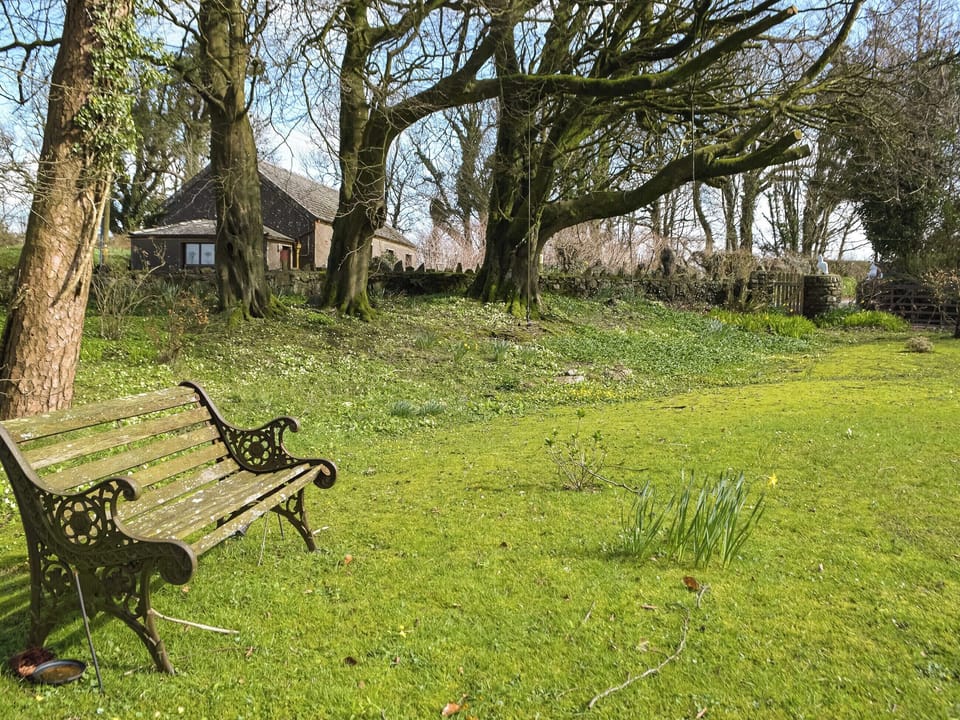 Outdoor area | Gymmin House, Pendine
