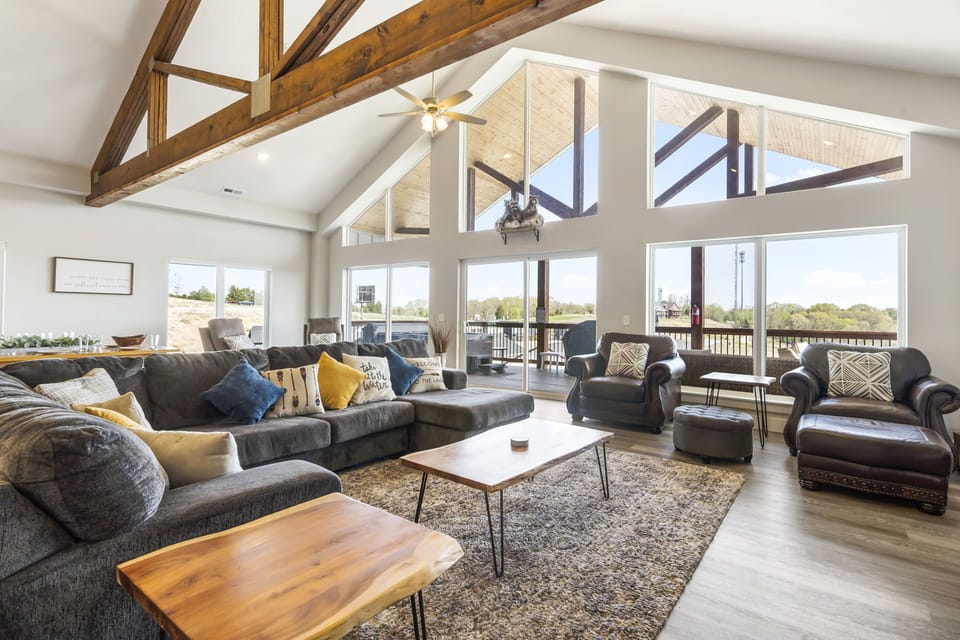 Incredible Wall of Windows giving you a Bird's Eye View!