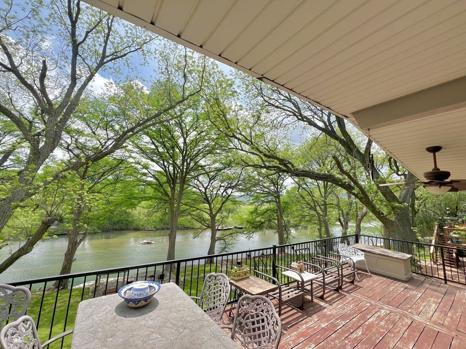 Upper deck porch + outdoor dining table