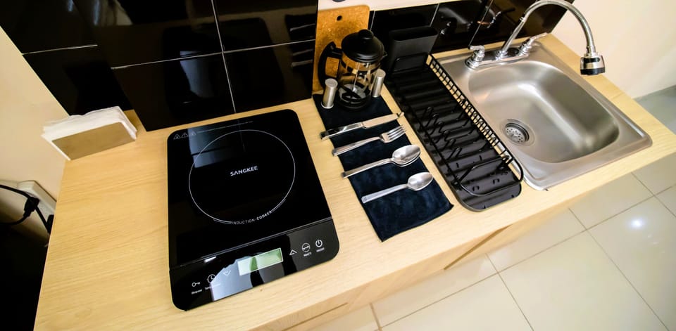 Fridge, coffee/tea maker, toaster, rice cooker