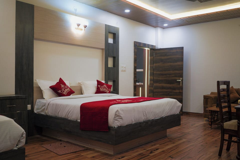 Presidential Room | Egyptian cotton sheets, premium bedding, pillowtop beds, minibar