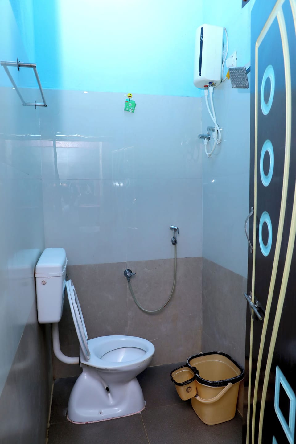 Standard Twin Room, Lake View | Bathroom