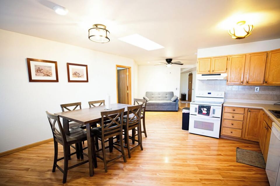 Apartment, 2 Bedrooms, River View | Private kitchen